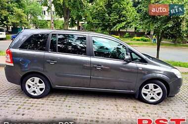 Минивэн Opel Zafira 2009 в 