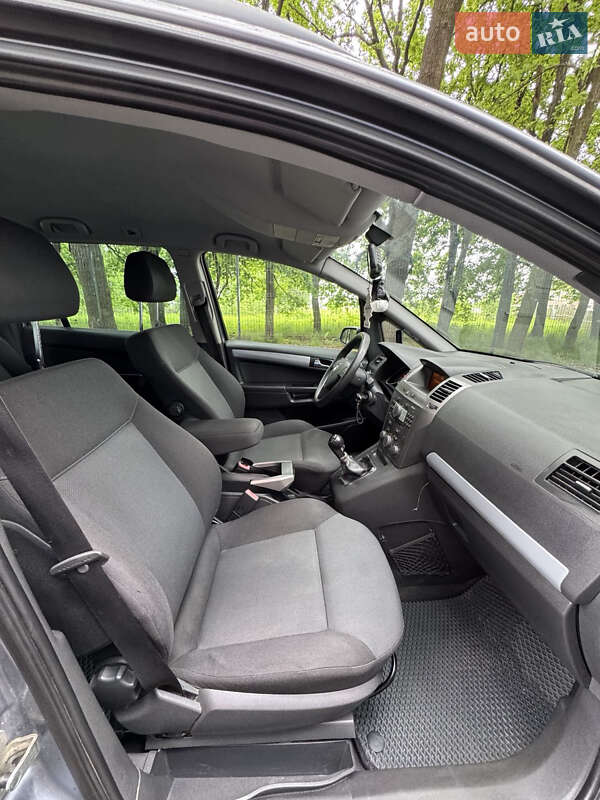 Мінівен Opel Zafira 2006 в Чернігові