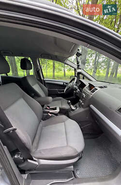 Минивэн Opel Zafira 2006 в 