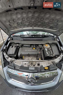 Минивэн Opel Zafira 2006 в 