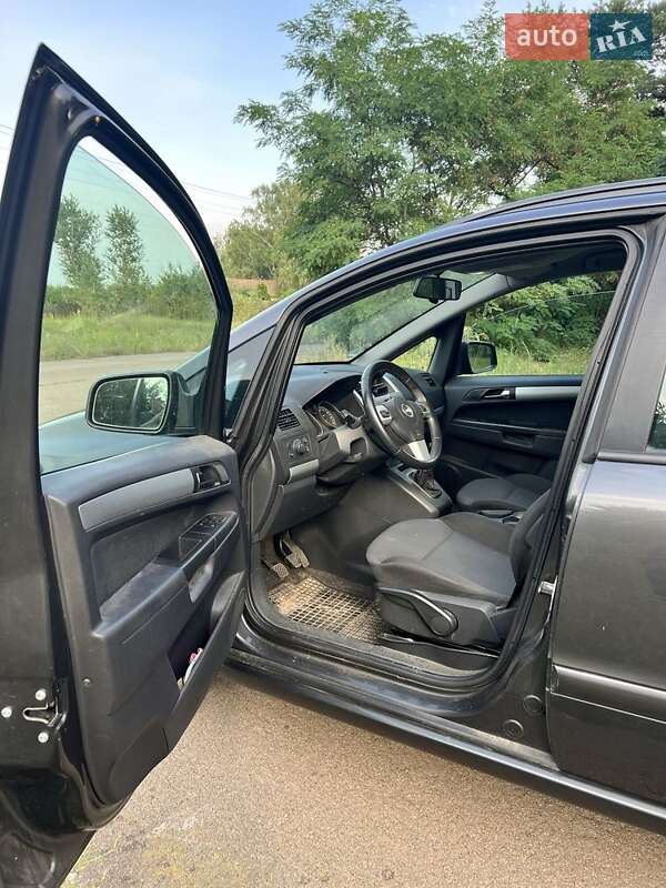 Минивэн Opel Zafira 2012 в Остер фото 10 Минивэн Opel Zafira 2012 в Остер