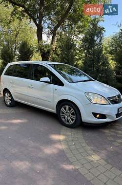 Минивэн Opel Zafira 2009 в Запорожье