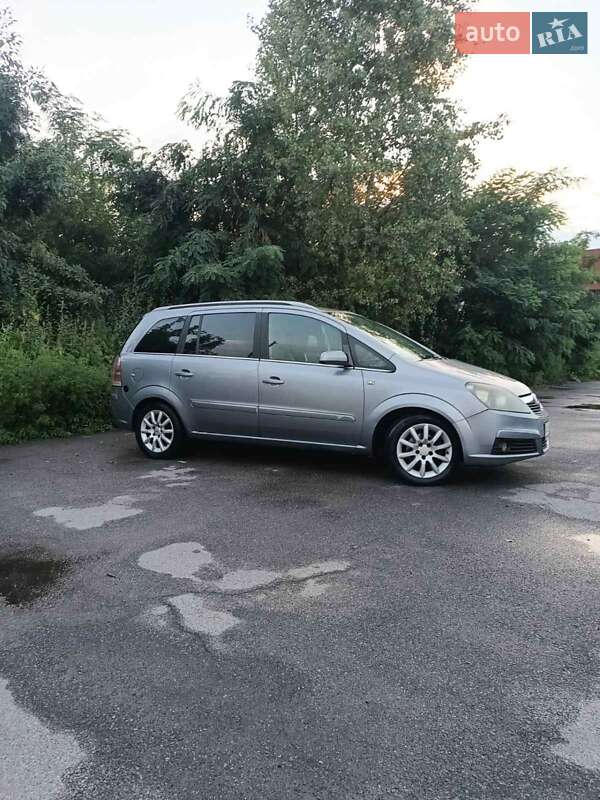 Минивэн Opel Zafira 2006 в Чернигове