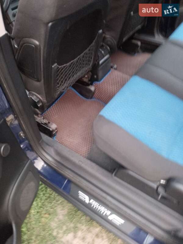 Минивэн Opel Zafira 2003 в Сумах