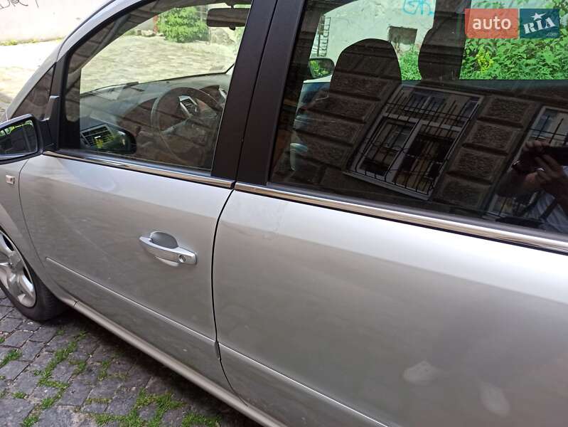 Мінівен Opel Zafira 2006 в Львові