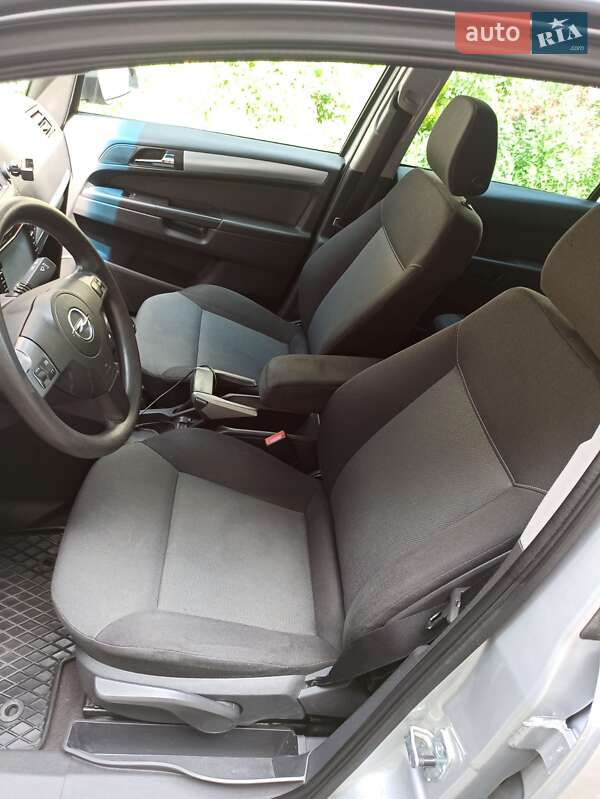 Мінівен Opel Zafira 2006 в Львові