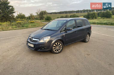 Минивэн Opel Zafira 2010 в Ромнах