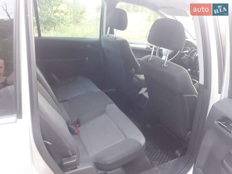 Минивэн Opel Zafira 2012 в Славуте