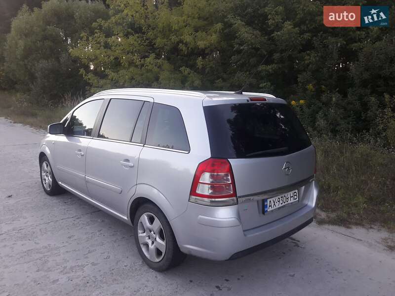 Минивэн Opel Zafira 2012 в Славуте