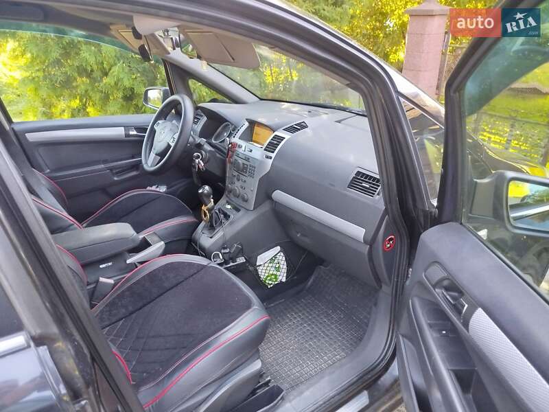 Мінівен Opel Zafira 2007 в Пустомитах