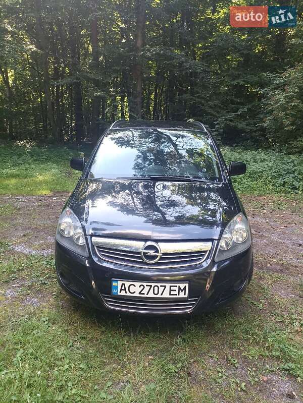 Минивэн Opel Zafira 2012 в Ровно