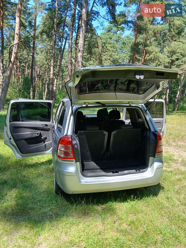Мінівен Opel Zafira 2008 в Львові