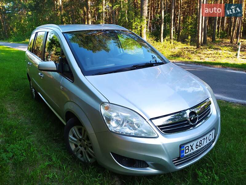 Минивэн Opel Zafira 2008 в Нетешине
