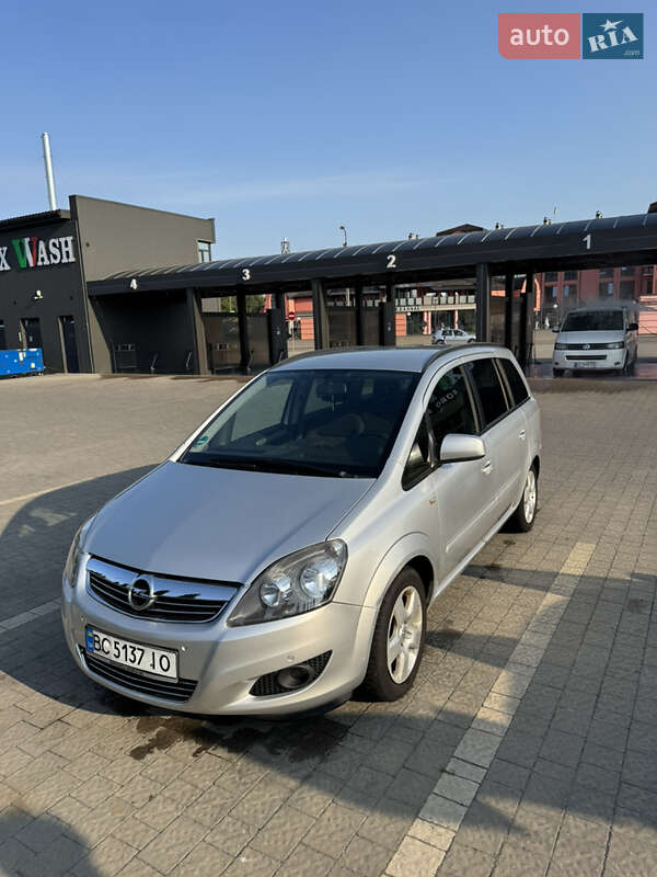 Мінівен Opel Zafira 2014 в Дрогобичі