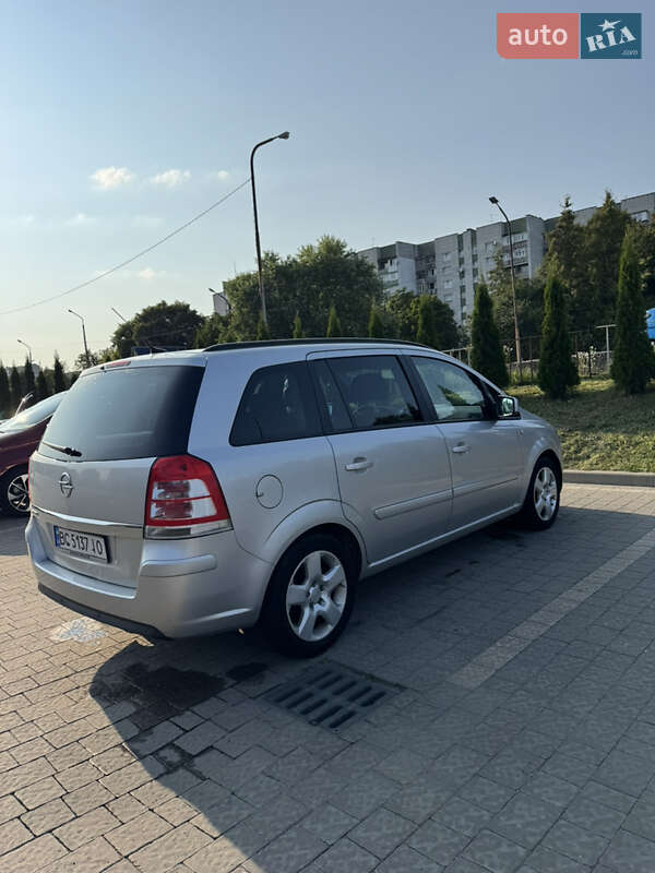 Мінівен Opel Zafira 2014 в Дрогобичі