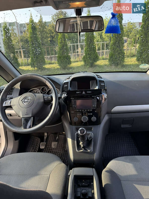 Мінівен Opel Zafira 2014 в Дрогобичі