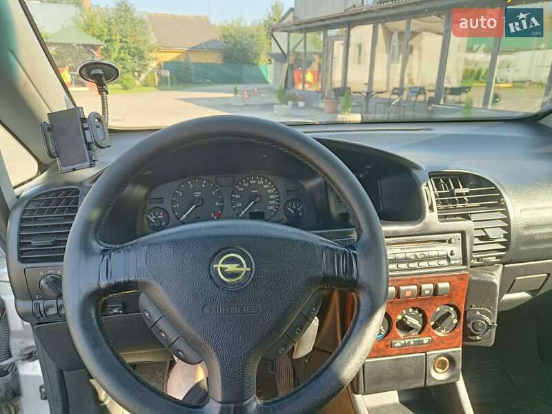 Минивэн Opel Zafira 1999 в Рудки