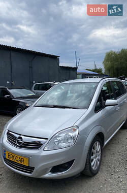 Минивэн Opel Zafira 2008 в Луцке