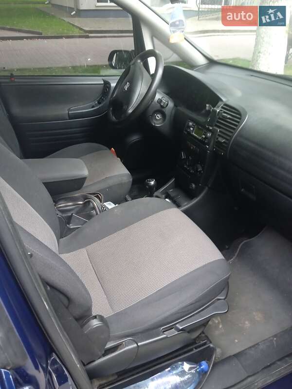 Opel Zafira 2004