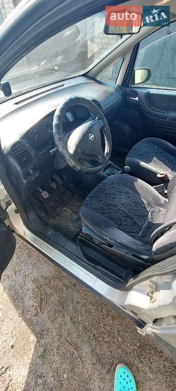 Минивэн Opel Zafira 2001 в Харькове