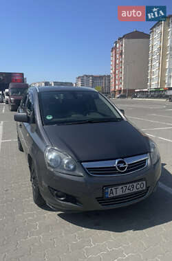 Минивэн Opel Zafira 2012 в Ивано-Франковске
