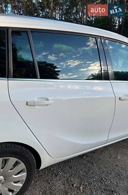 Минивэн Opel Zafira 2013 в 