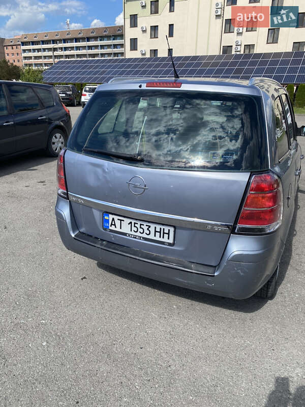 Минивэн Opel Zafira 2007 в Ивано-Франковске