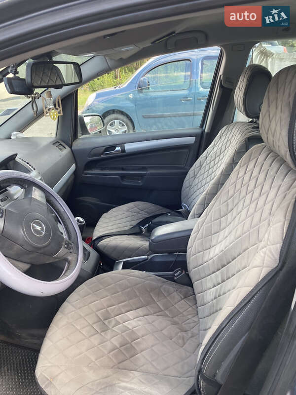 Минивэн Opel Zafira 2007 в Ивано-Франковске