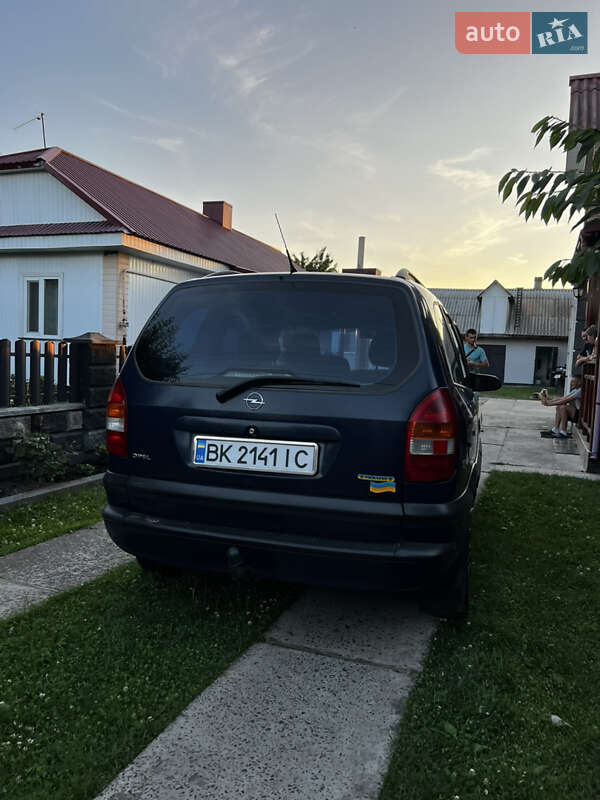 Мінівен Opel Zafira 2000 в Рівному