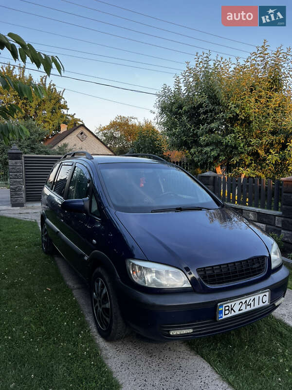 Мінівен Opel Zafira 2000 в Рівному