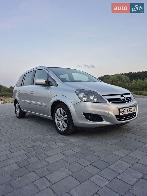 Мінівен Opel Zafira 2011 в 
