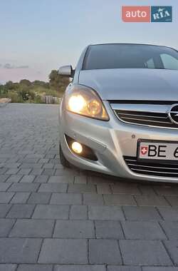 Мінівен Opel Zafira 2011 в 