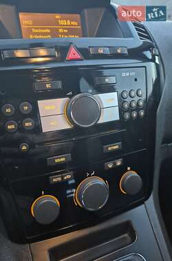 Мінівен Opel Zafira 2011 в 