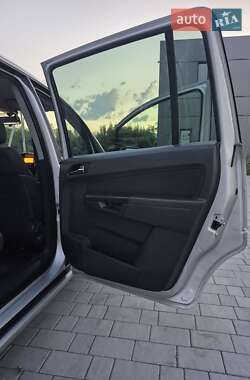 Мінівен Opel Zafira 2011 в 