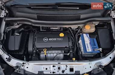 Мінівен Opel Zafira 2011 в 