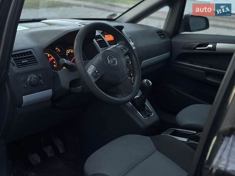 Мінівен Opel Zafira 2006 в Лубнах