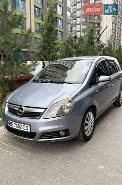 Минивэн Opel Zafira 2006 в Киеве
