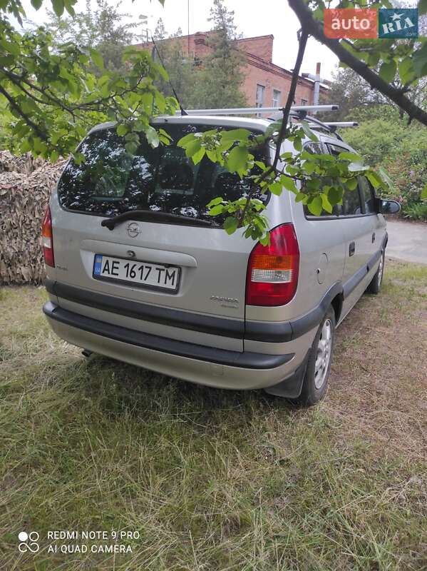 Мінівен Opel Zafira 2001 в Шостці