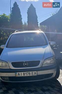 Мінівен Opel Zafira 2000 в Бучі