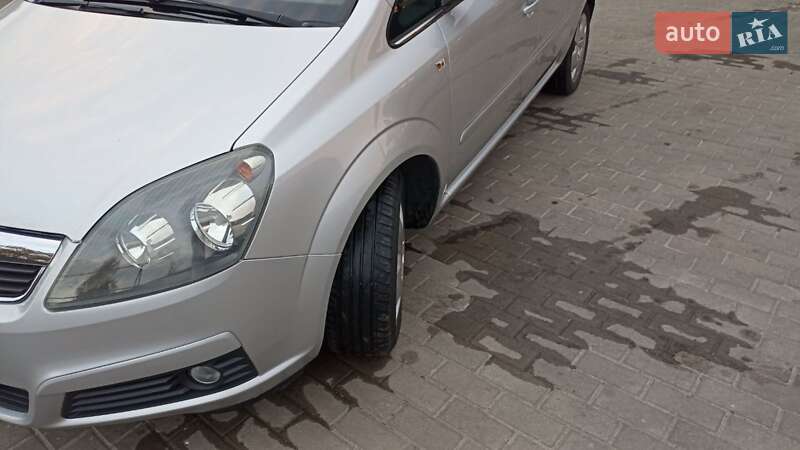 Мінівен Opel Zafira 2007 в Шишаках