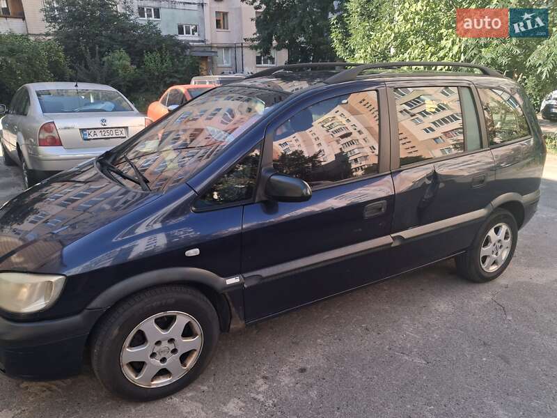Мінівен Opel Zafira 2001 в Києві