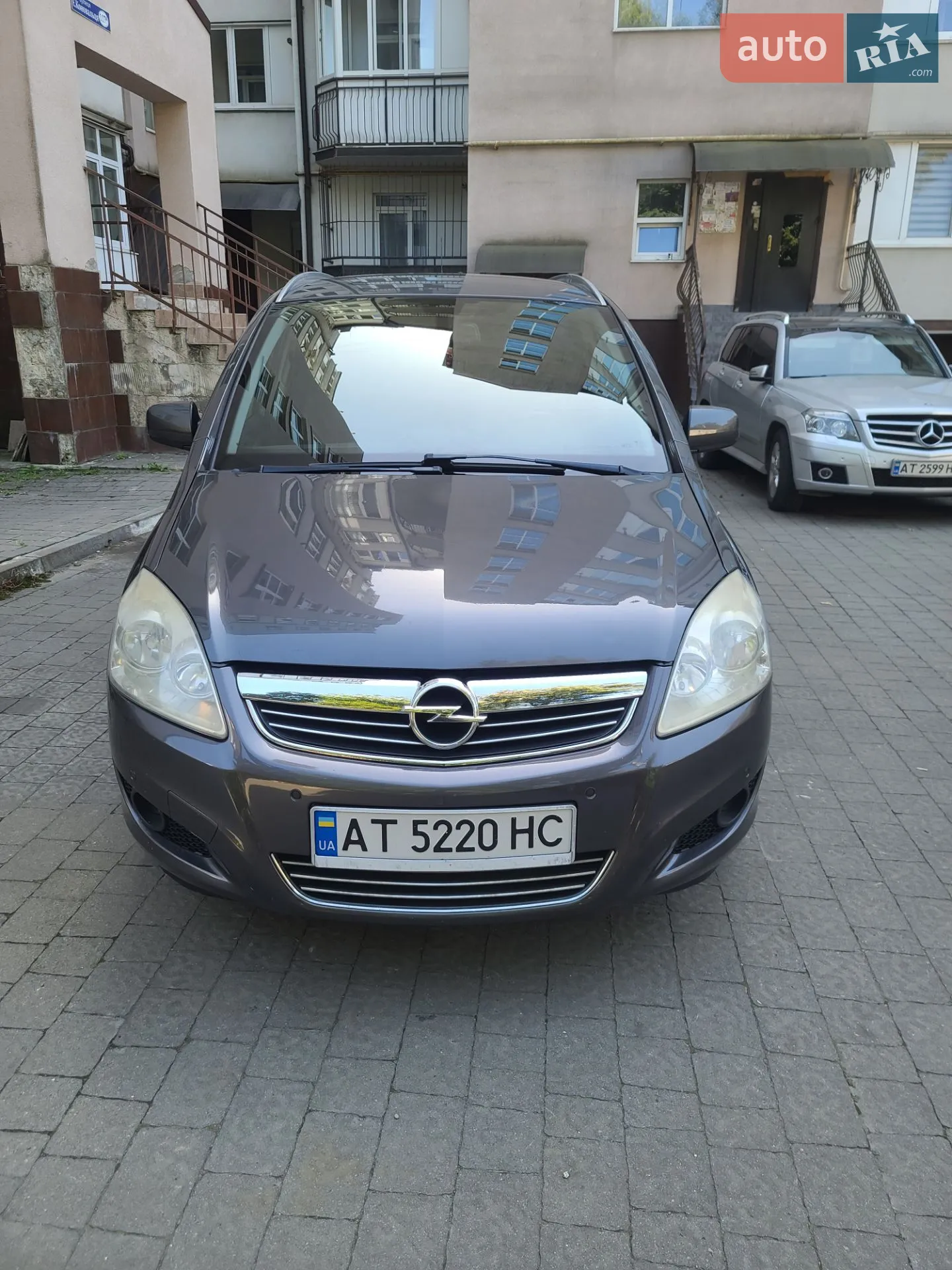 2010 Opel Zafira - мініатюра 2