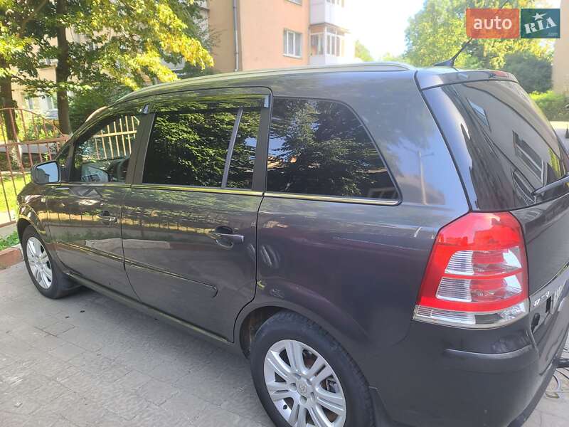 Минивэн Opel Zafira 2010 в Ивано-Франковске