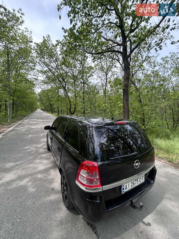 Минивэн Opel Zafira 2011 в Запорожье