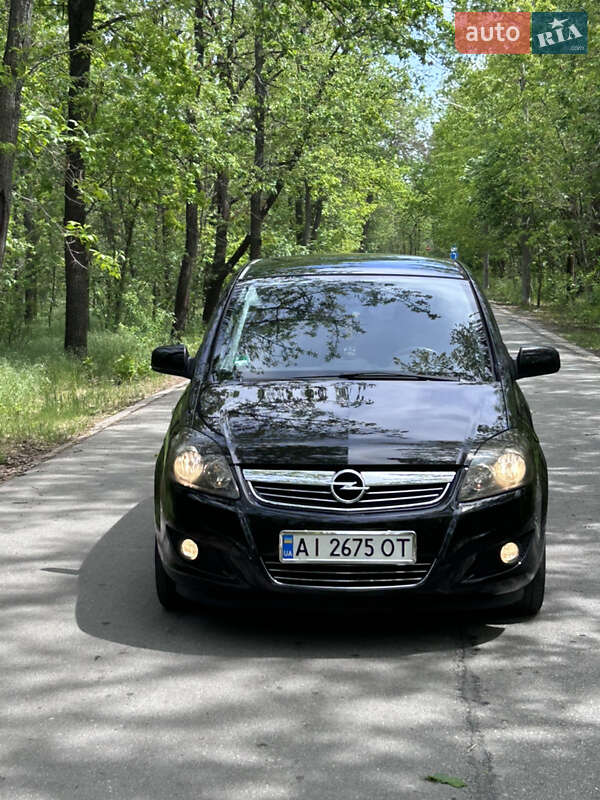 Минивэн Opel Zafira 2011 в Запорожье