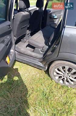 Минивэн Opel Zafira 2011 в 