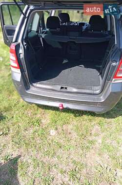 Минивэн Opel Zafira 2011 в 
