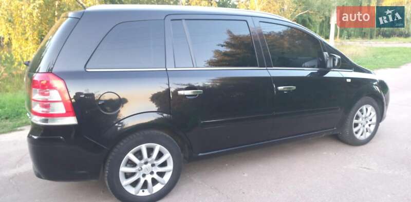 Минивэн Opel Zafira 2011 в Житомире