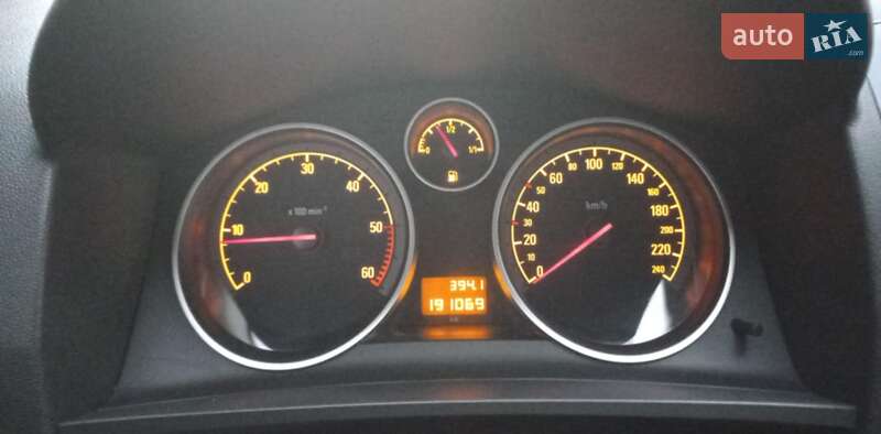 Минивэн Opel Zafira 2011 в Житомире