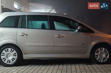 Мінівен Opel Zafira 2010 в Чернівцях